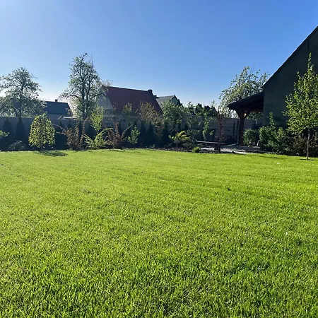 U Alicji- Гостевой дом Goluchow